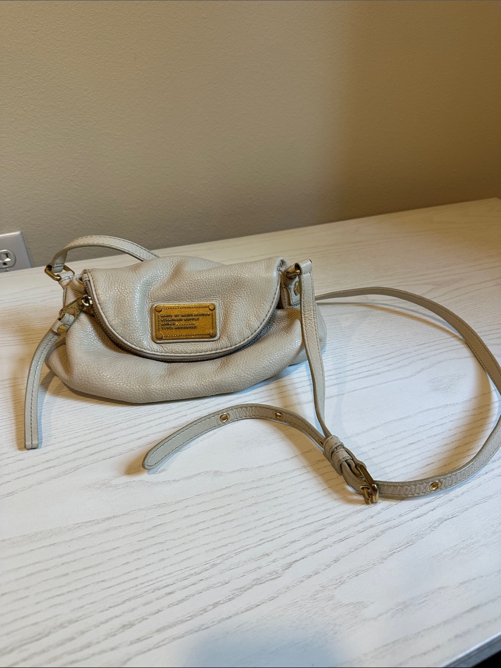 Marc Jacobs Leather Crossbody Bag in Light Beige